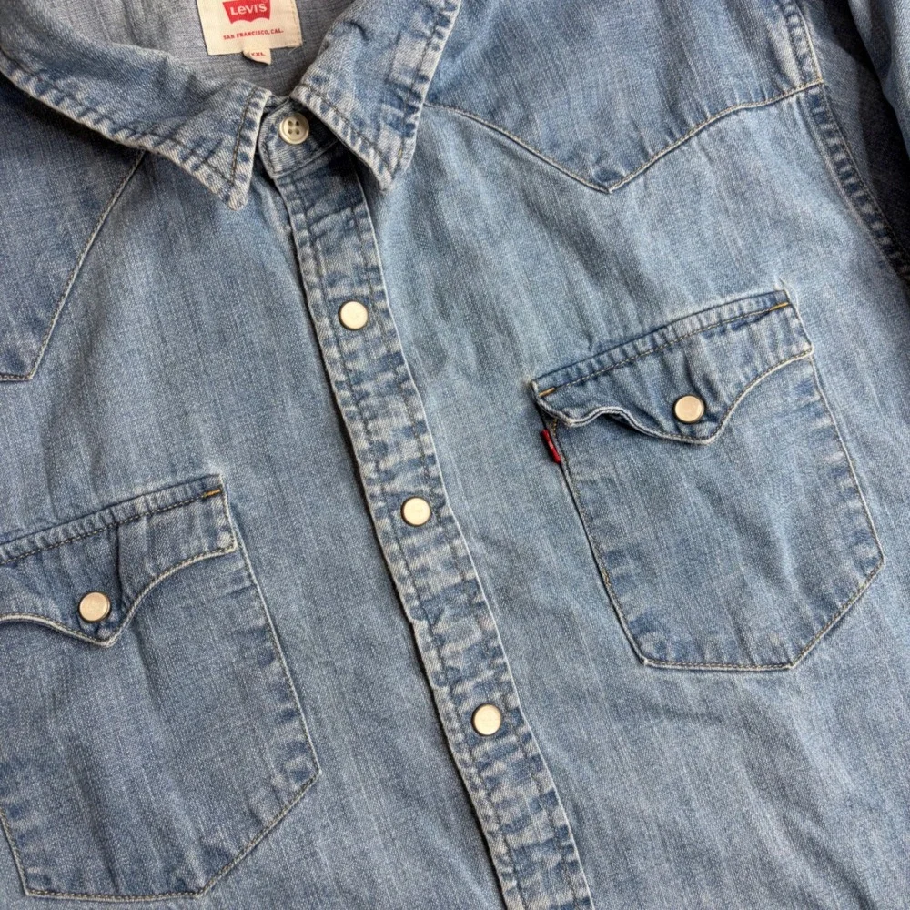 Levis Mens XXL Western Denim Shirt Light Wash Blue Pearl Snap Button Down